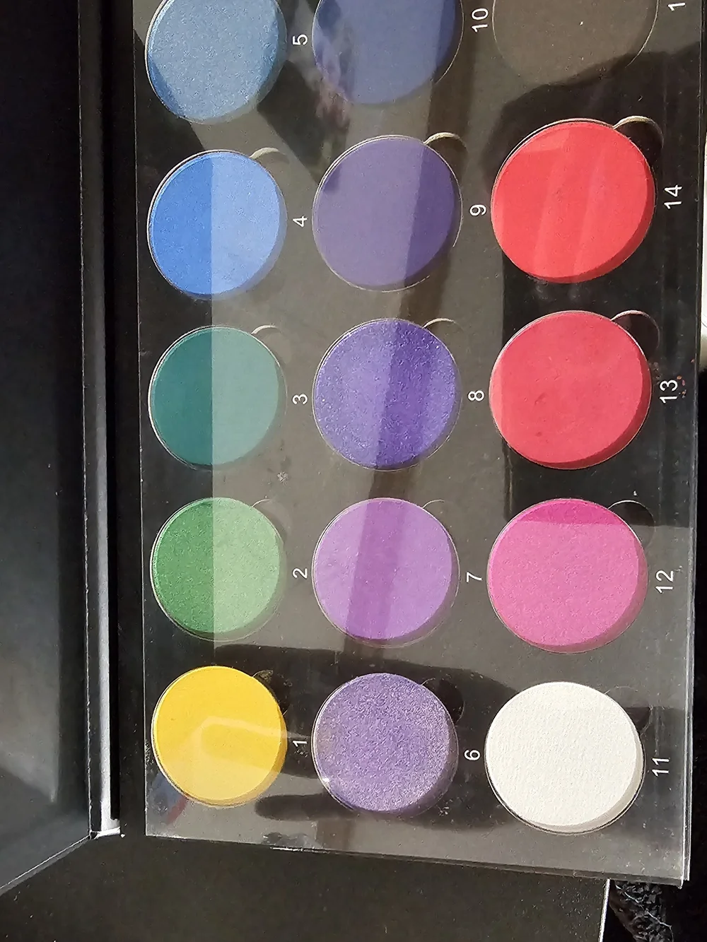 Multicolor Women’s Eyeshadow Palette – Assorted Pastel & Bright Shades